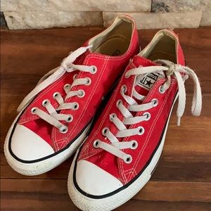 Red Converse All star women’s size 7